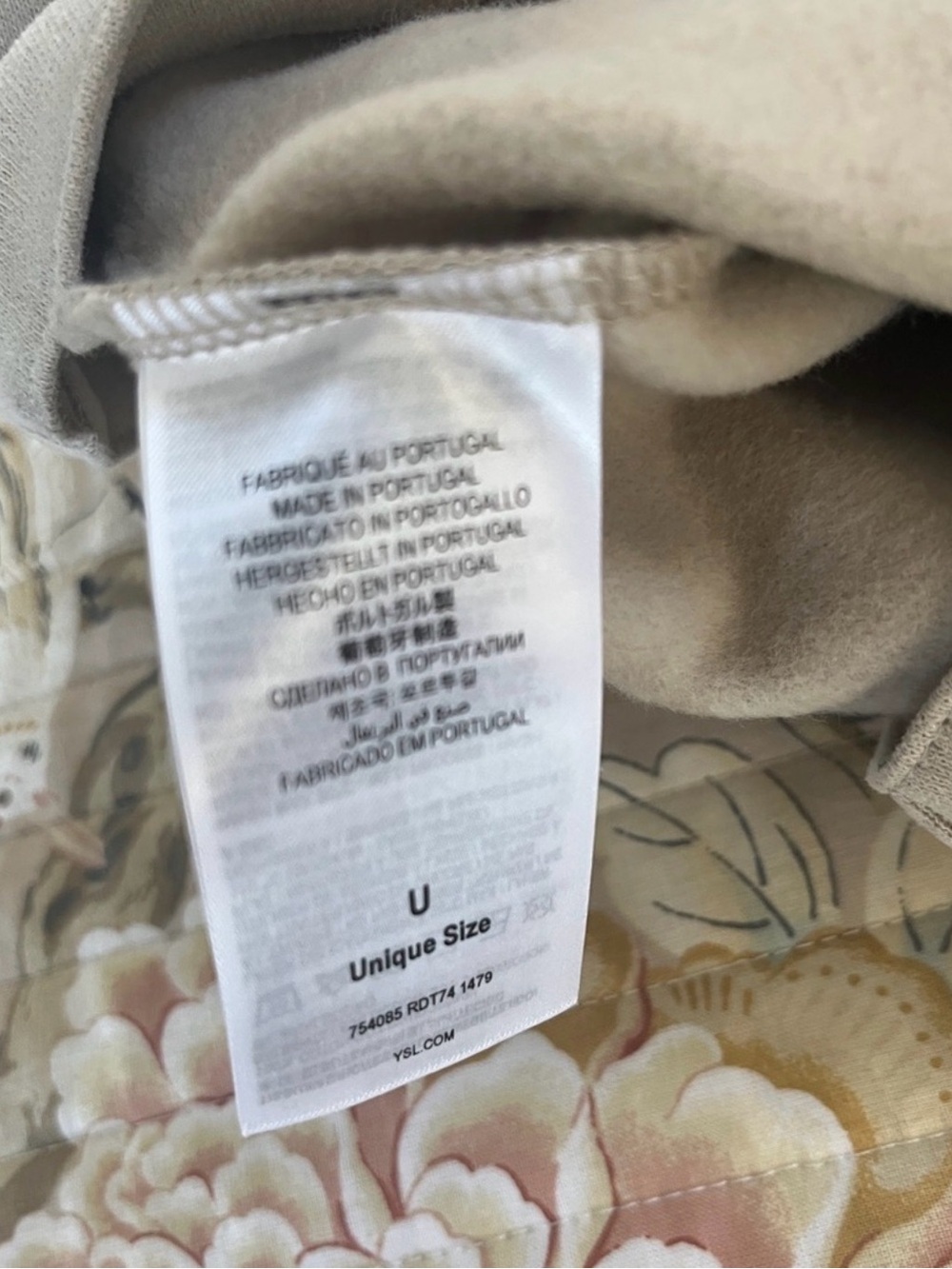 Saint Laurent Fleece Tote Bag - Picture 7 of 9